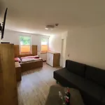 Numero1-pension Und Cafe Casa de hóspedes 3*