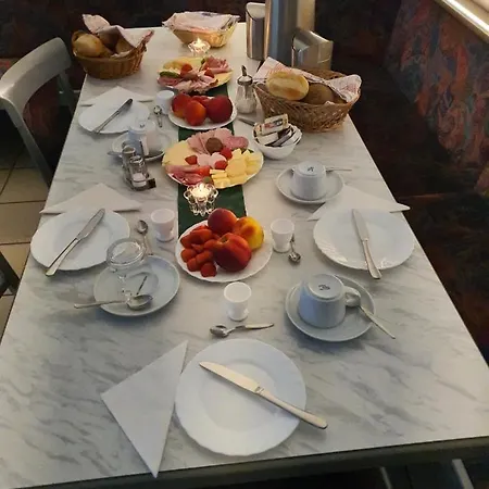 Numero1-pension Und Cafe ゲストハウス