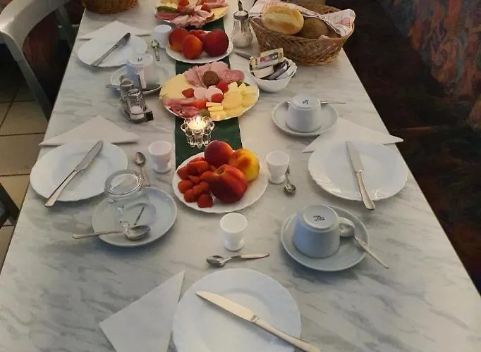 Numero1-pension Und Cafe ゲストハウス