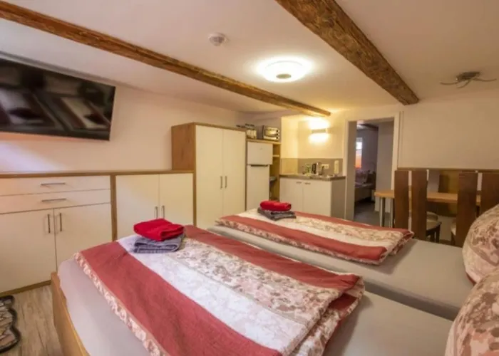 Numero1-pension Und Cafe ゲストハウス 3*